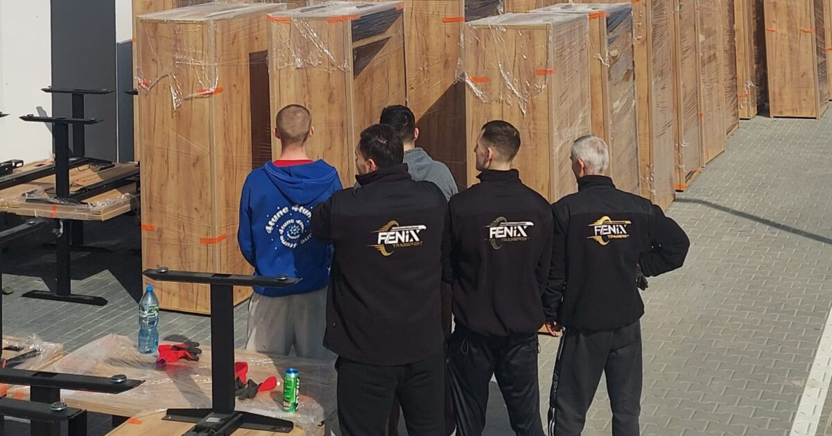 Ekipa Fenix Transport przygotowana do przeprowadzki biura