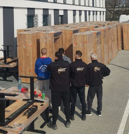 Ekipa Fenix Transport przygotowana do przeprowadzki biura